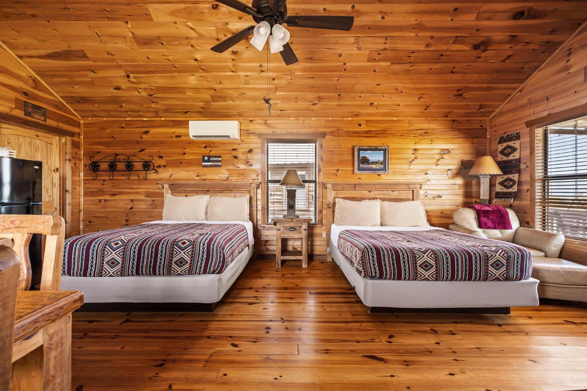 Enchanted Rockview Cabins Crabapple Oda fotoğraf