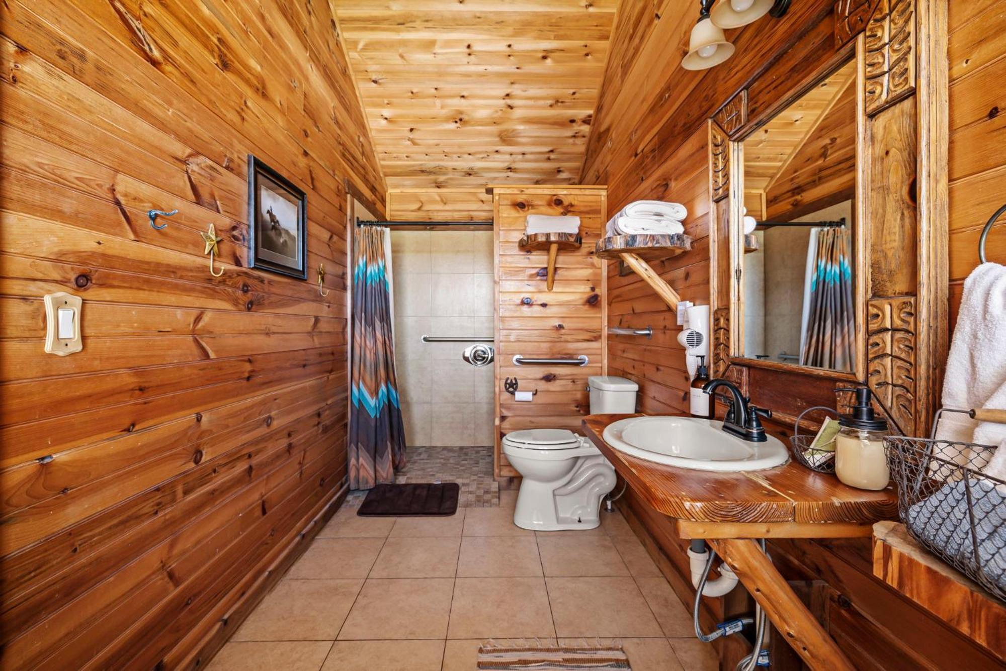 Enchanted Rockview Cabins Crabapple Oda fotoğraf