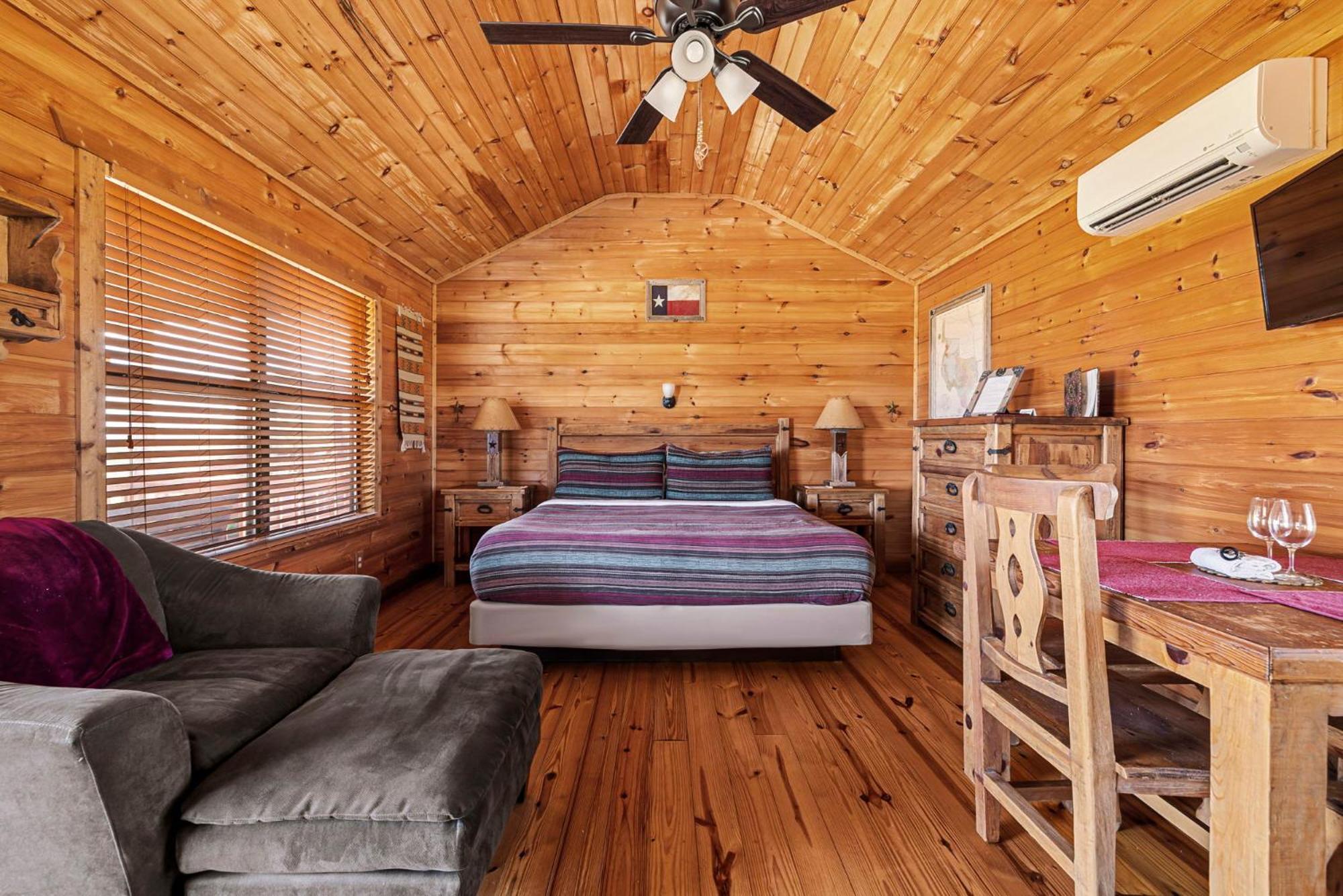Enchanted Rockview Cabins Crabapple Oda fotoğraf