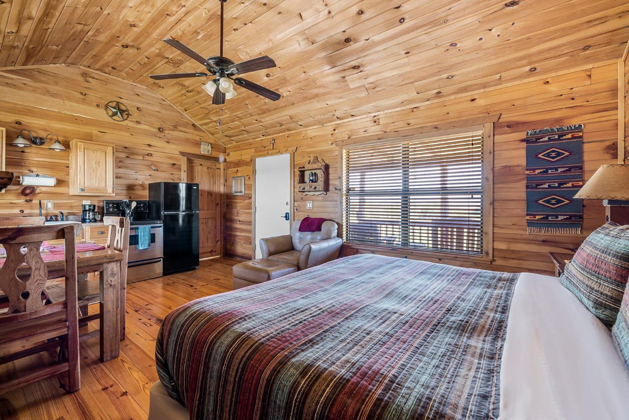 Enchanted Rockview Cabins Crabapple Oda fotoğraf